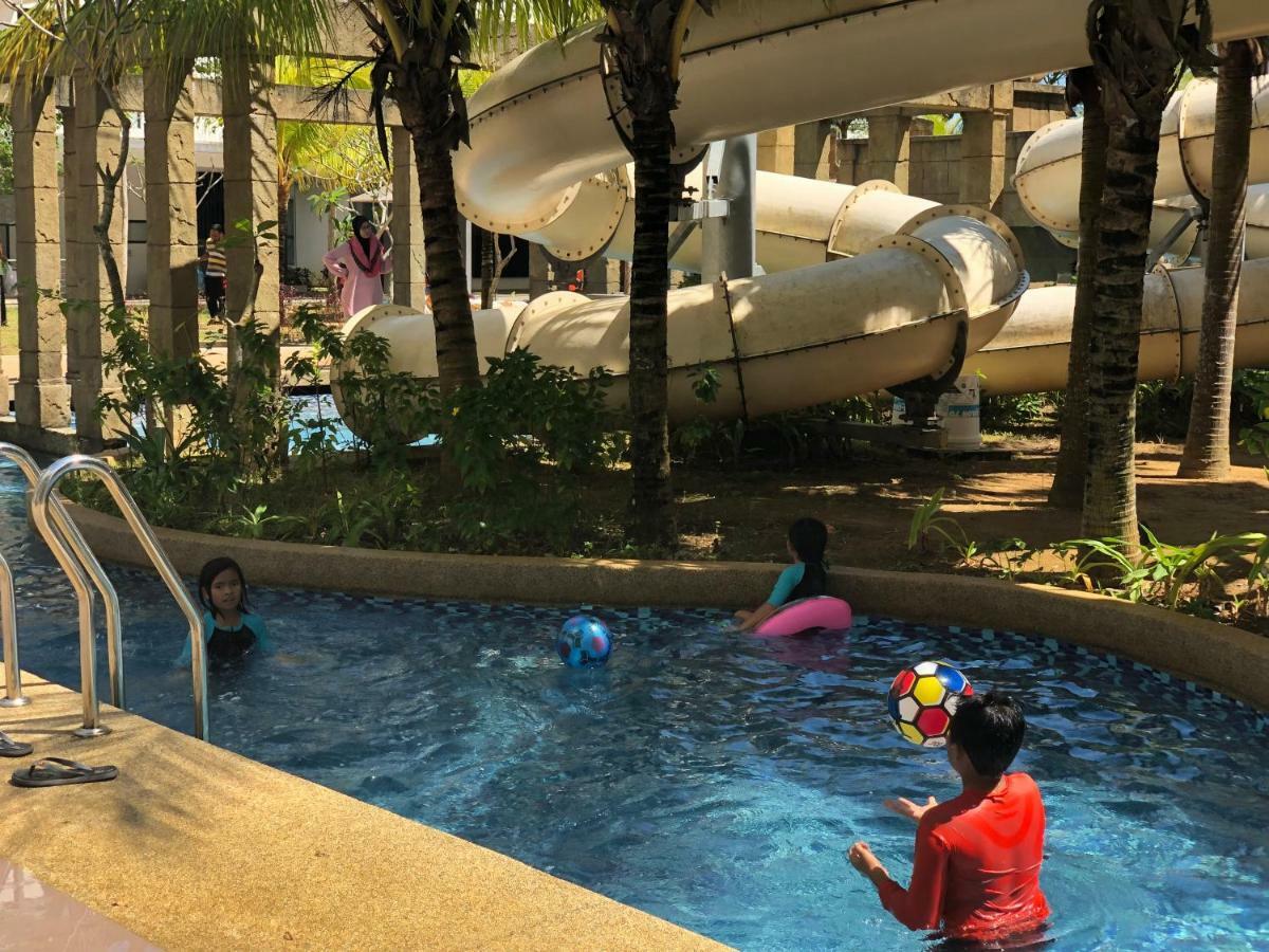 Swiss Garden Residence Pool Sea View Beach Resort Luxury Apartment & Family Suite Kuantan Exterior photo