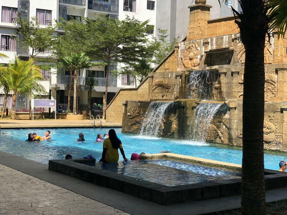 Swiss Garden Residence Pool Sea View Beach Resort Luxury Apartment & Family Suite Kuantan Exterior photo