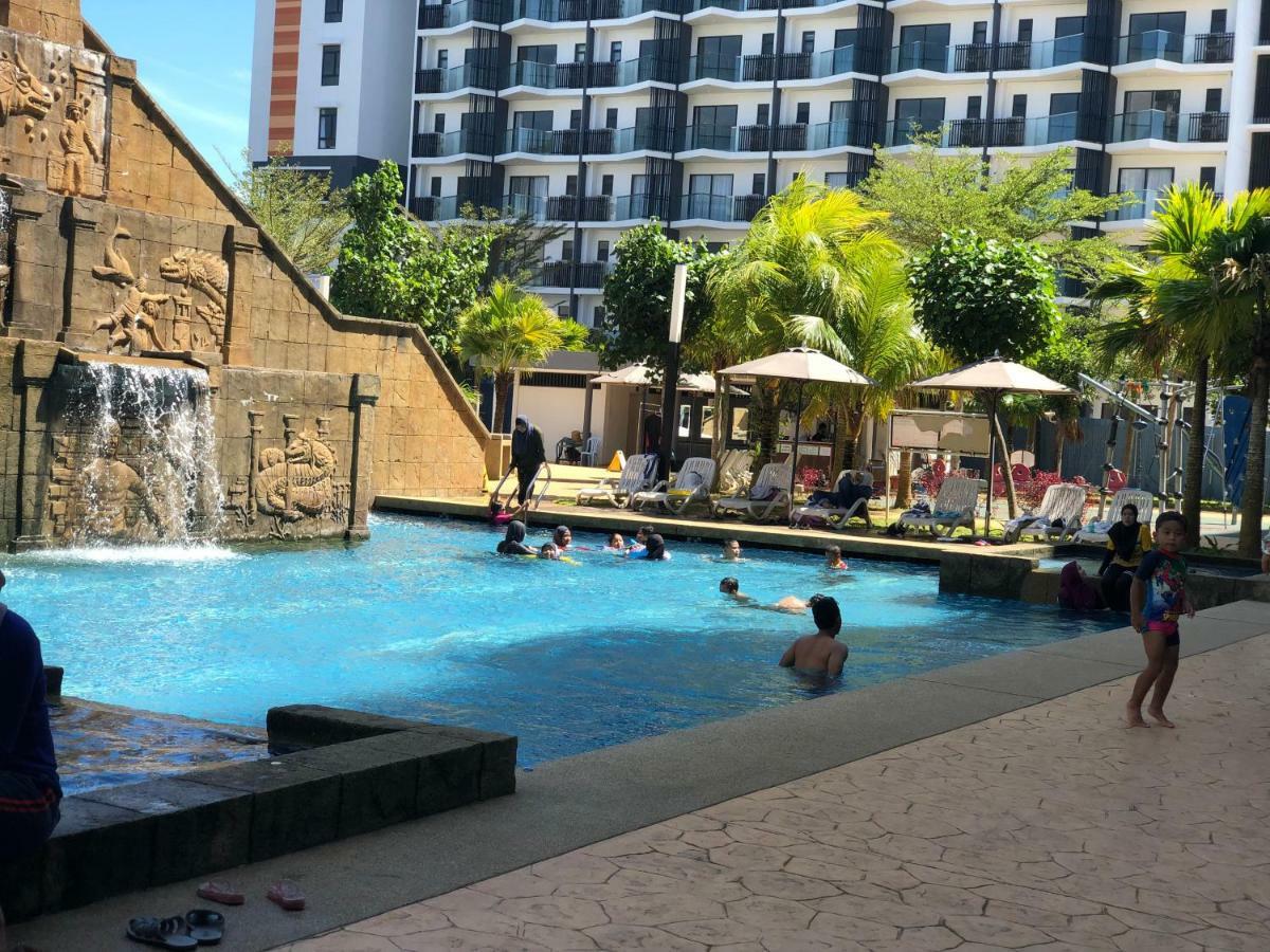 Swiss Garden Residence Pool Sea View Beach Resort Luxury Apartment & Family Suite Kuantan Exterior photo